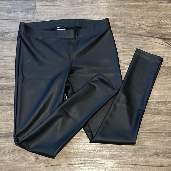 Vegan Leather Leggings - Picture 4 of 5